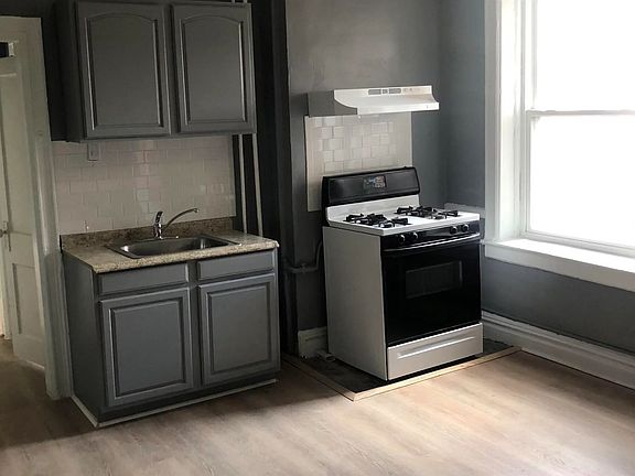 4th image of 91 Jordan Ave #14