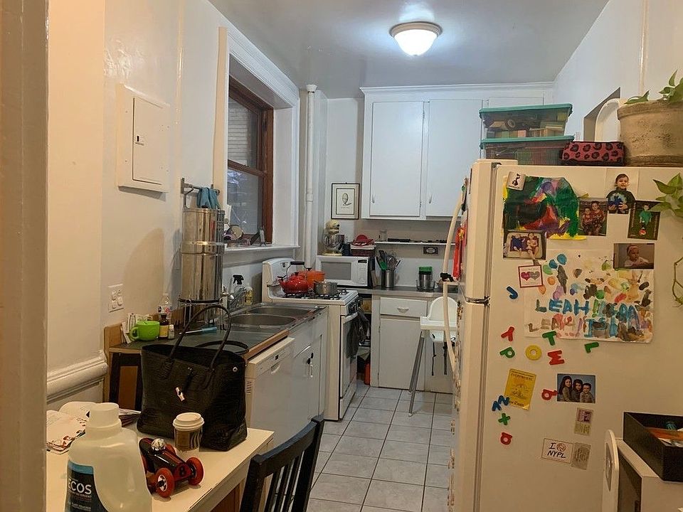 2nd image of 527 Cathedral Pkwy #26