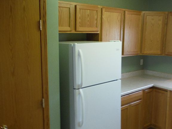 2nd image of 50 Cherry Ct APT 5