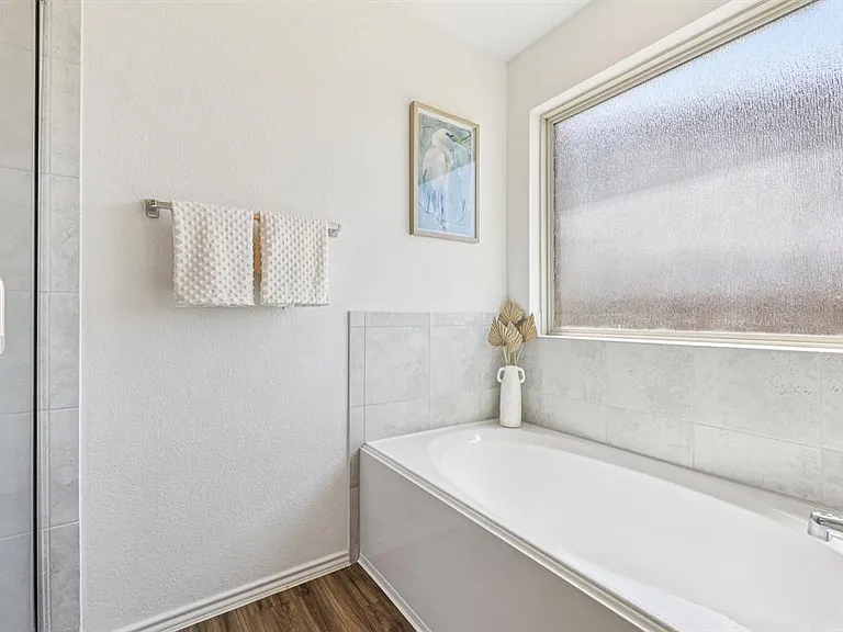 138 George Kimble Cv — Photo 22