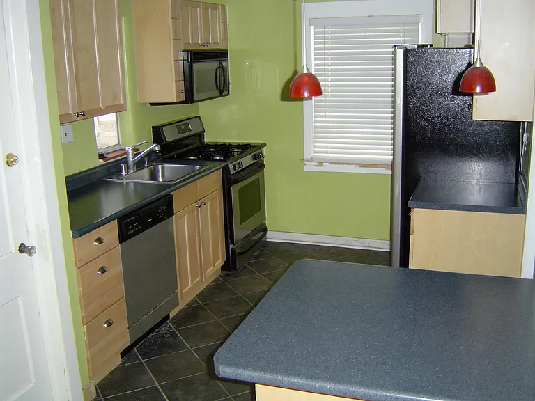 812 Whedbee St — Photo 3