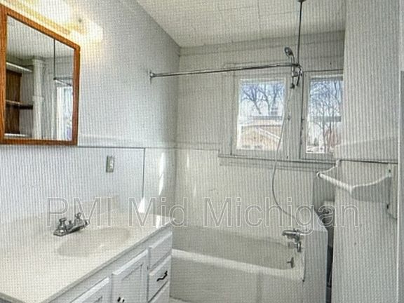 4th image of 1711 Cass St