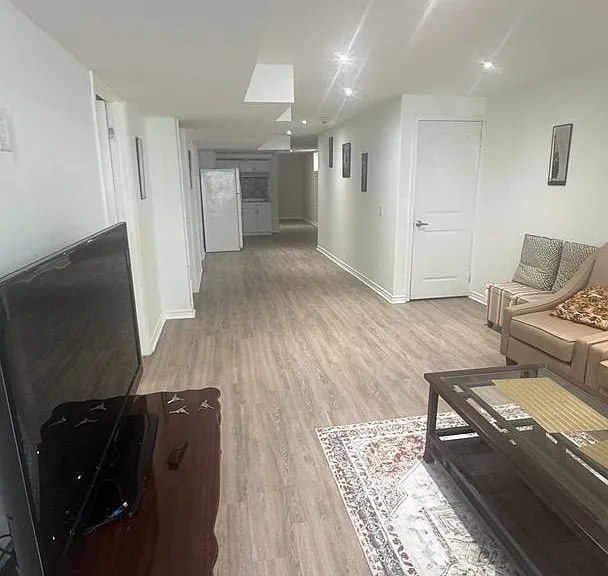 8446 Jennifer Cres #LOWER — Photo 20