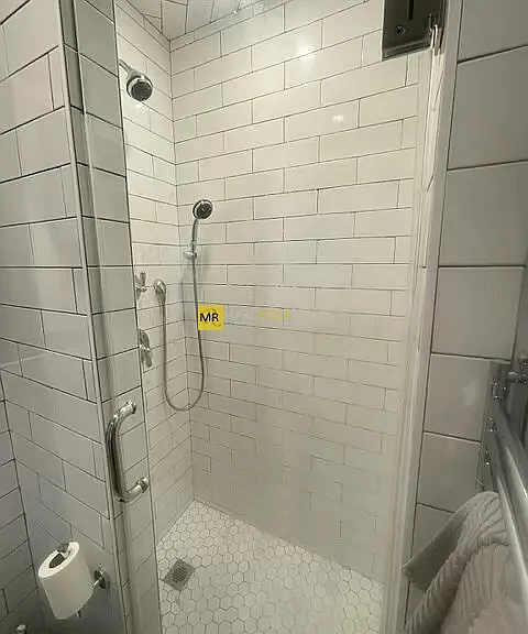 817 E 2nd St #3 — Photo 7