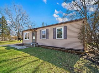 25 McCabe Dr, Streamwood, IL 60107