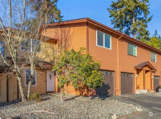 690 NW Atalanta Way APT B8, Oak Harbor, WA