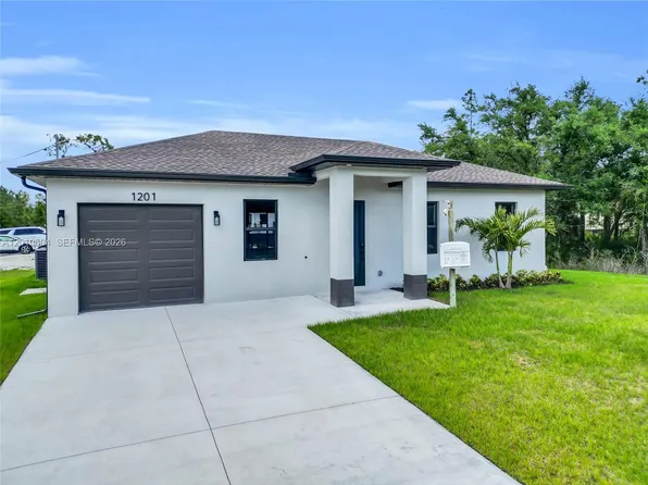 1201 E 7th St, Lehigh Acres, FL 33972