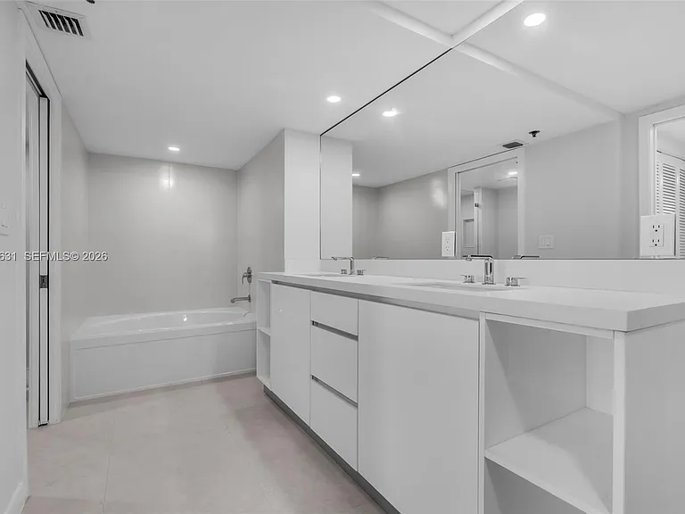 251 Crandon Blvd #1037 — Photo 30