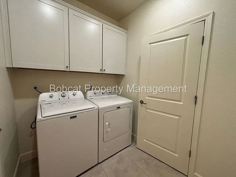 1097 Dapple Dr — Photo 18