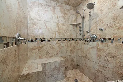 3 bed, 1934 sqft, $2,695 — Photo 4