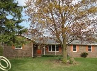 5187 Greenfield Rd, Brighton, MI 48114