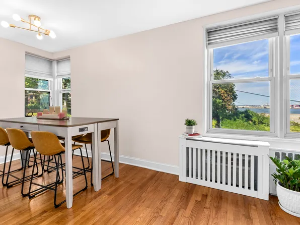 36 Hamilton Avenue image 3 of 12