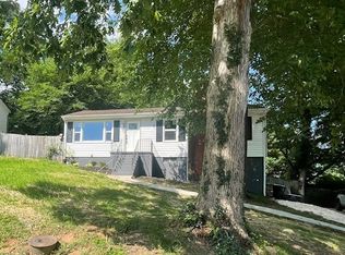 302 Iroquois Dr, Knoxville, TN 37914