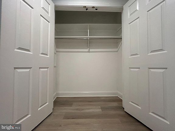 4th image of 5802 Royal Ridge Dr Suite B