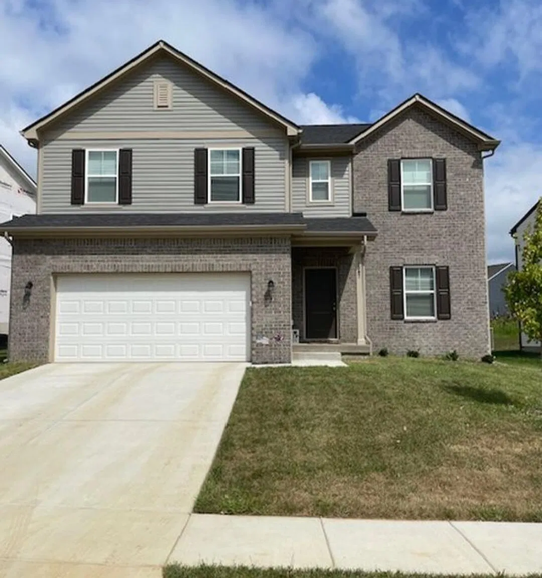 4 bed, 2.5 bath, 2667 sqft, $2,900 — Photo 1