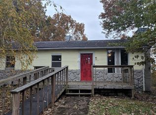 377 New Fox Rd, Irvine, KY 40336