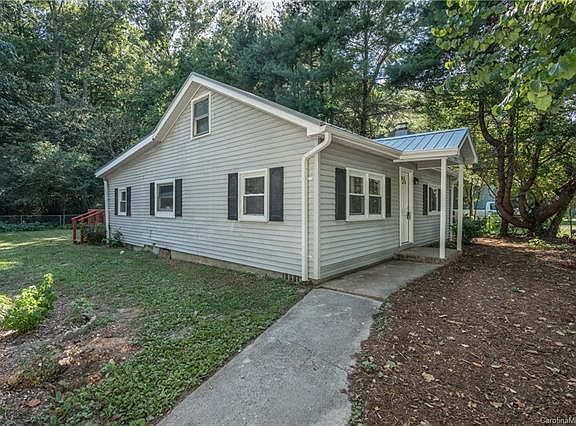 2nd image of 2131 Somerset Dr