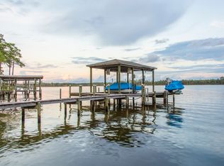 2776 Edgewater Dr, Niceville, FL 32578