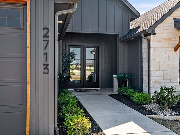 2nd image of 2713 Village Rd