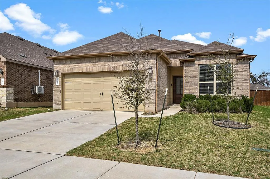 3 bed, 2.0 bath, 1778 sqft, $2,200 — Photo 1