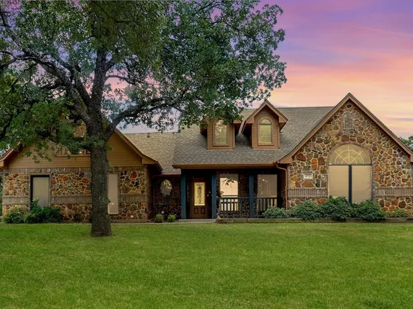 172 Williamsburg Ln, Springtown, TX 76082