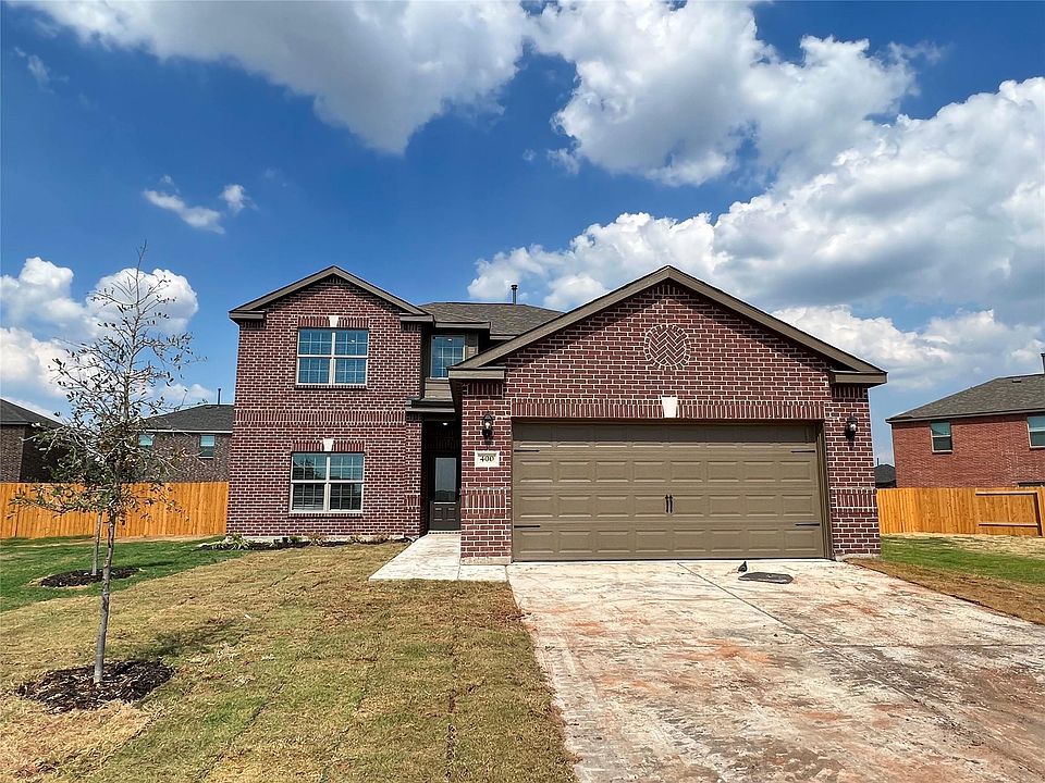 1st image of 400 Harbor Oaks Dr