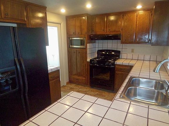 2nd image of 3844 Oriole Ct