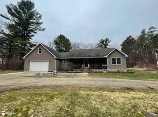 10275 Newland Dr, Otisville, MI 48463
