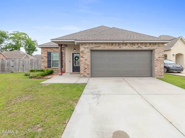 101 Red Deer Ln, Broussard, LA 70518