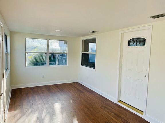 3rd image of 1219 Melrose Ave S