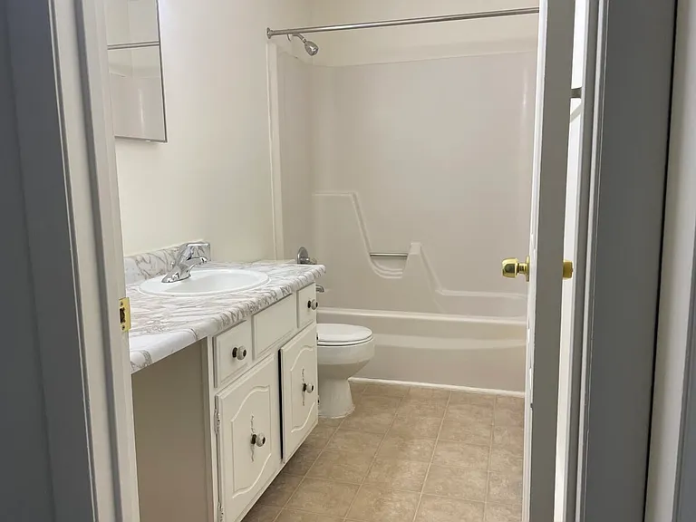 435 Dorset St #23 — Photo 5