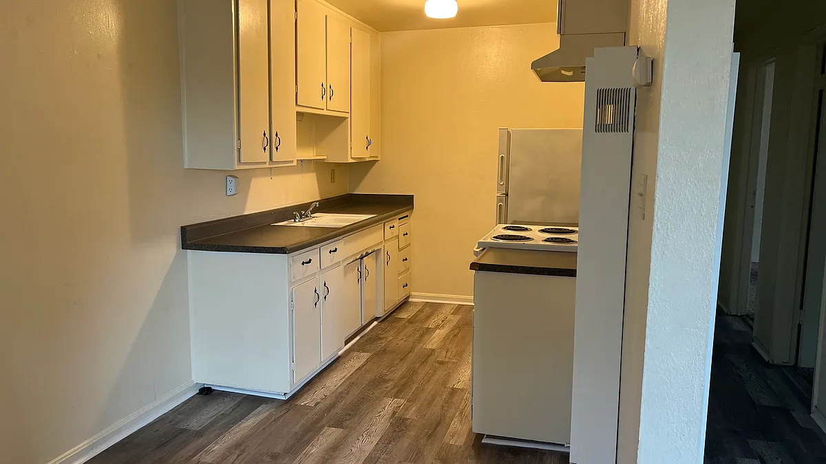 Building Photo - 720 Plumas Ave #4