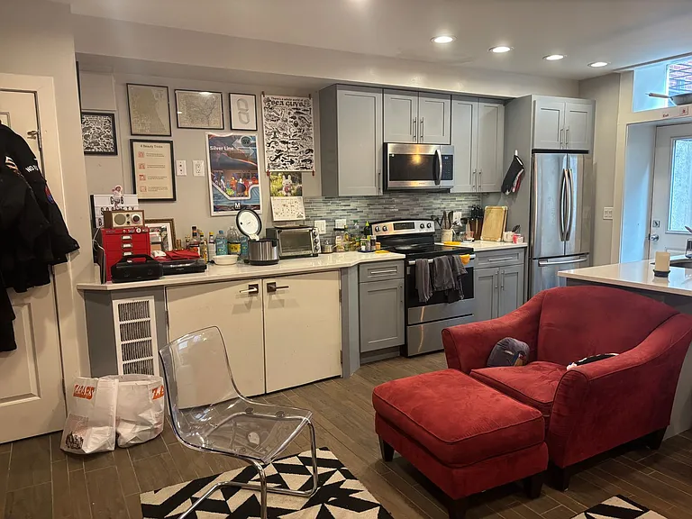 3115 Mt. Pleasant St NW — Photo 4