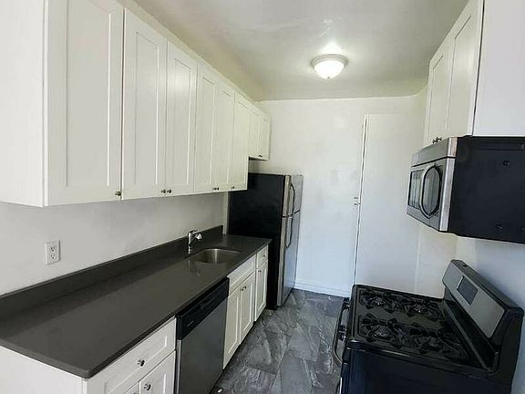 4th image of 85 Clarkson Ave #55