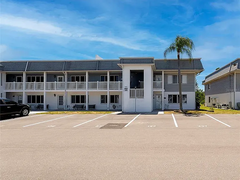 2 bed, 987 sqft, $1,300 — Photo 3
