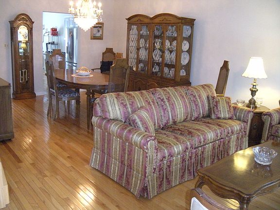 Living room w/access to deck