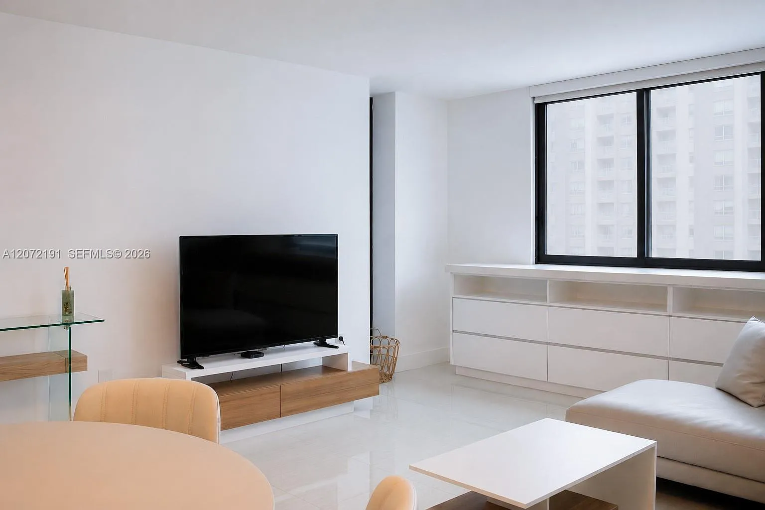 540 Brickell Key Dr — Photo 3