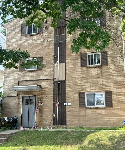 BUILDING FRONT