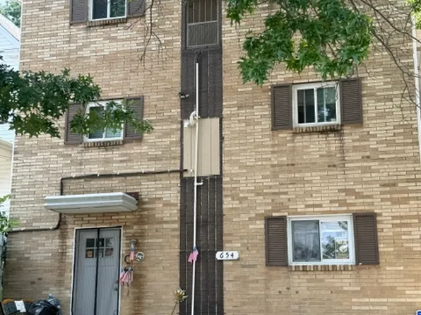 654 6th St APT 4, Oakmont, PA 15139