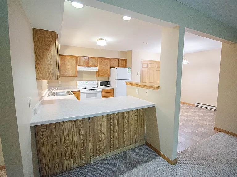1872 Deerhaven Ln NE #5 — Photo 5