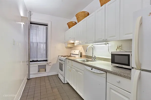 Sold by Corcoran | media 3