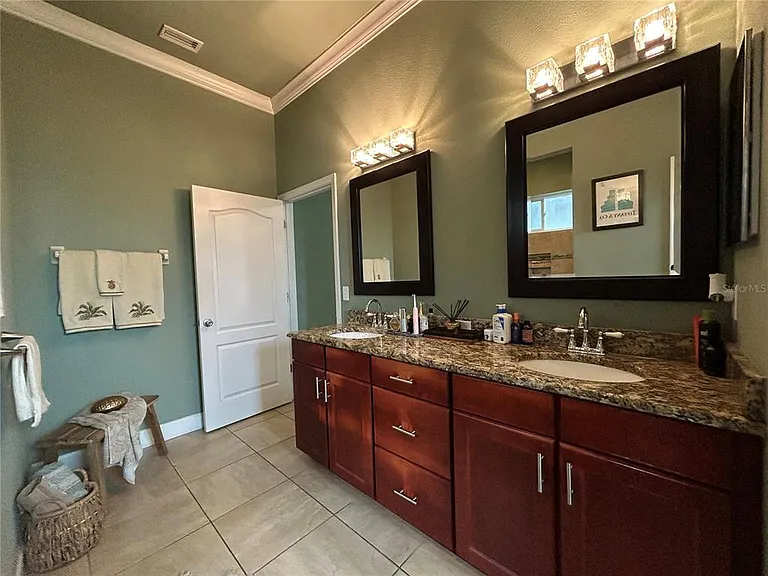 11788 SW 30th Ave — Photo 10