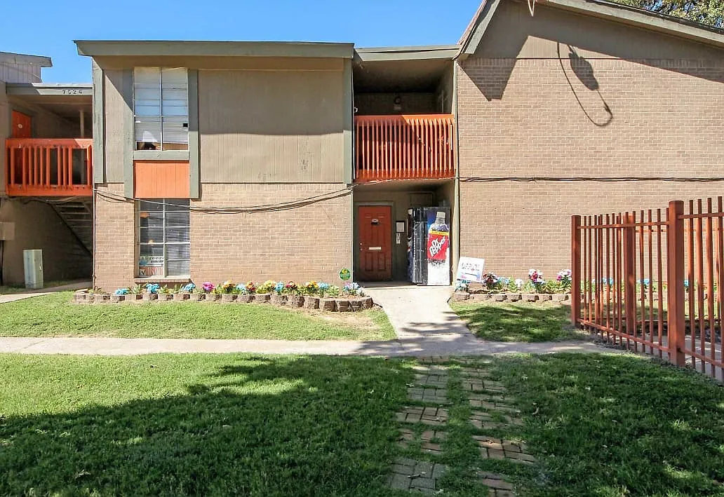 Sonterra Apartments (OK) — Photo 2