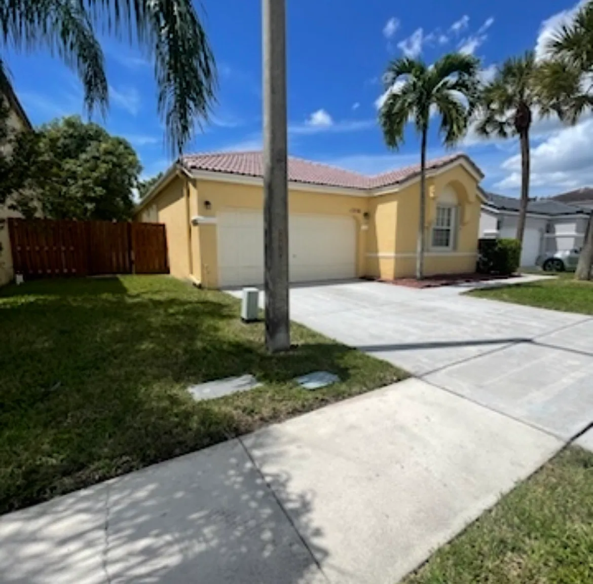 3 bed, 1719 sqft, $3,700 — Photo 1