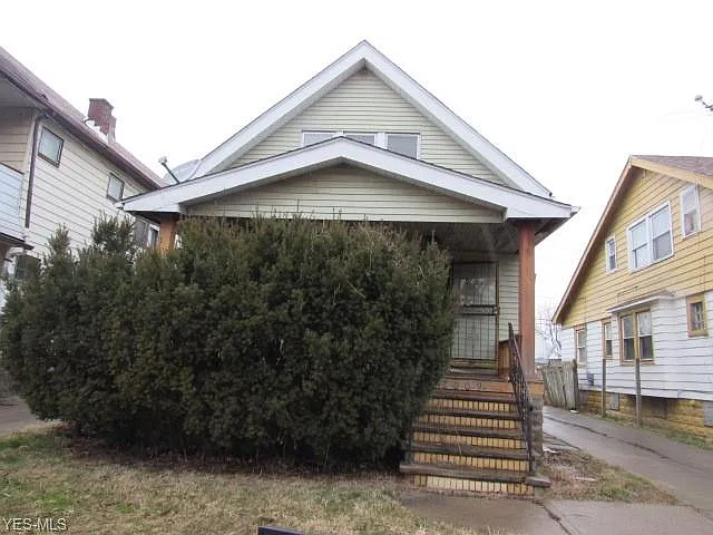 12009 Lenacrave Ave photo 1