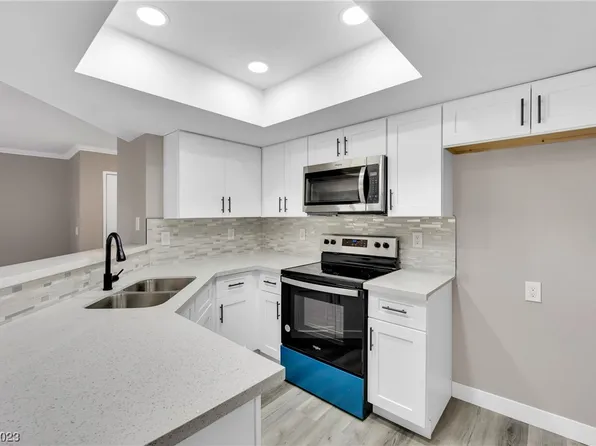 8600 W Charleston Blvd APT 2010, Las Vegas, NV 89117