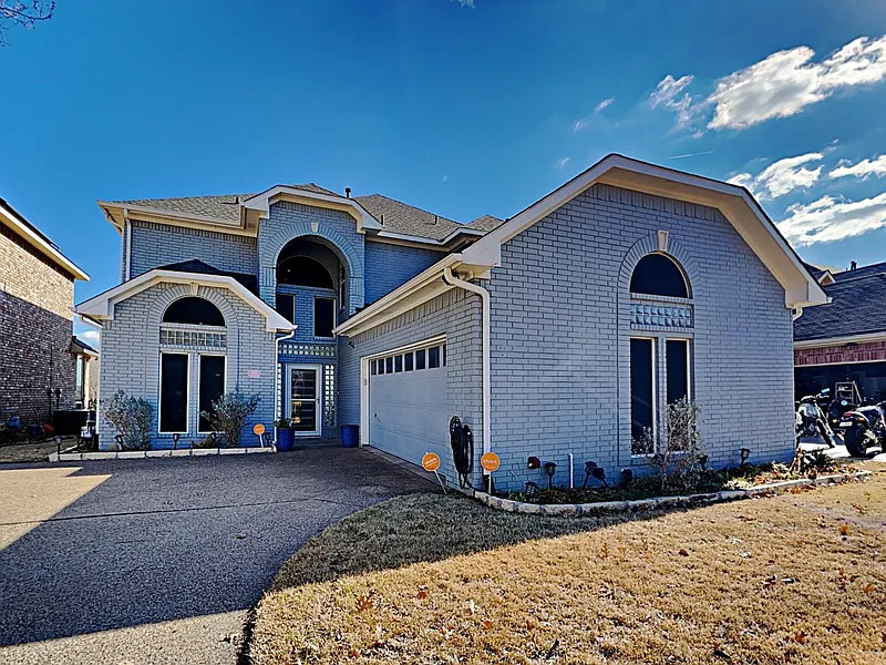 4 bed, 3.0 bath, 2100 sqft, $2,695 — Photo 1