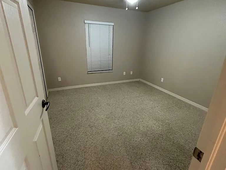 5135 Coronado Pkwy — Photo 16