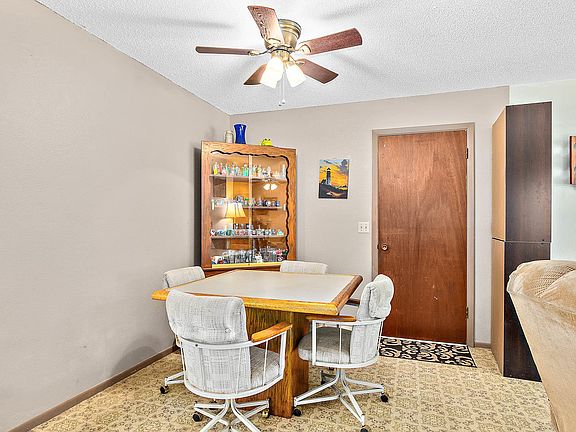 5th image of 2231 Pine Hill Pl