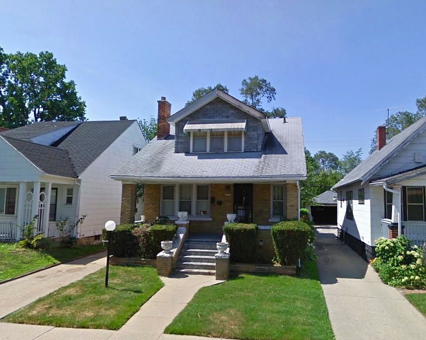 2nd image of 15835 Tuller St